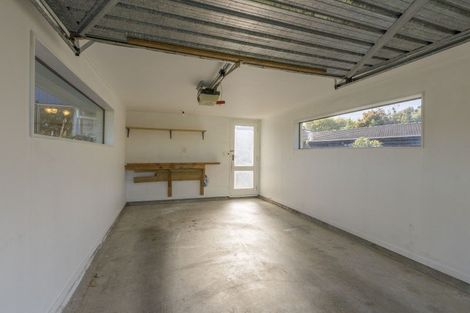 Photo of property in 15 Rosebank Grove, Waikanae, 5036