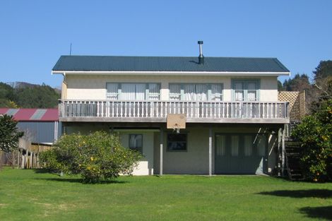 Photo of property in 32 Banks Street, Cooks Beach, Whitianga, 3591