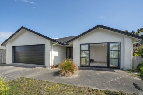 Photo of property in 11 Lakeside Terrace, Omokoroa, 3114