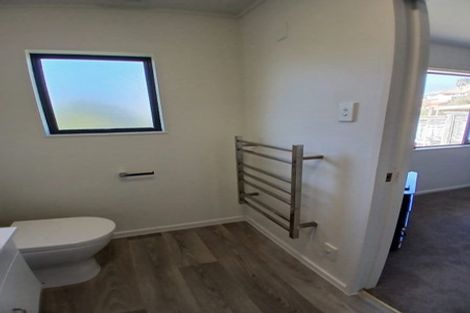 Photo of property in 2/5 Pelican Lane, Unsworth Heights, Auckland, 0632