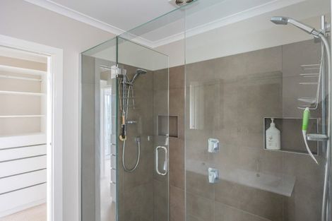 Photo of property in 2/17 Bevyn Street, Castor Bay, Auckland, 0620