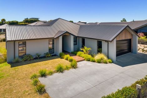 Photo of property in 18 Kotare Drive, Waiwhakaiho, New Plymouth, 4312