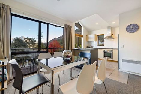 Photo of property in Arno Apartment, 9/8 Mckerrow Place, Sunshine Bay, Queenstown, 9300