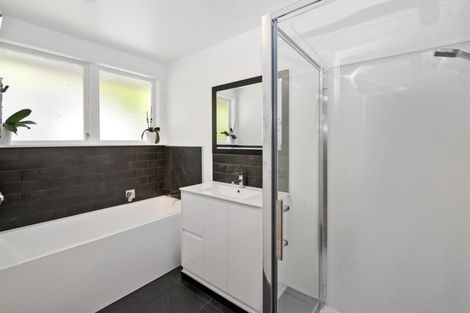 Photo of property in 20 Waima Crescent, Titirangi, Auckland, 0604