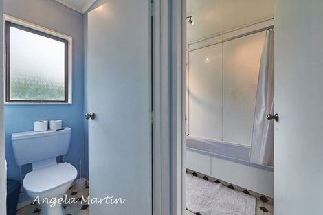 Photo of property in 12 Oak Crescent, Ashhurst, 4810