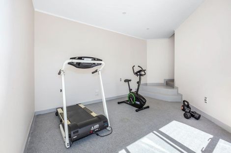 Photo of property in 22 Molyneux Close, Whitby, Porirua, 5024