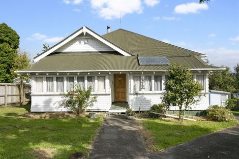 Photo of property in 37 Hobsonville Road, West Harbour, Auckland, 0618