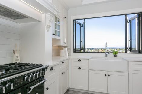 Photo of property in 4 Ridgeway Terrace, Taradale, Napier, 4112