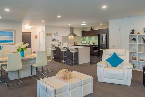 Photo of property in 8 Stace Hopper Drive, One Tree Point, 0118