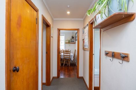 Photo of property in 38 Crewe Crescent, Hokowhitu, Palmerston North, 4410
