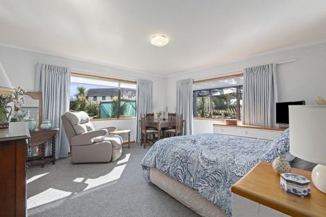 Photo of property in 61 Turitea Road, Fitzherbert, Palmerston North, 4472