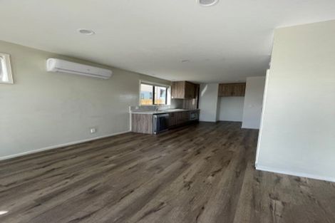 Photo of property in 16 Minhas Road, Papakura, 2110