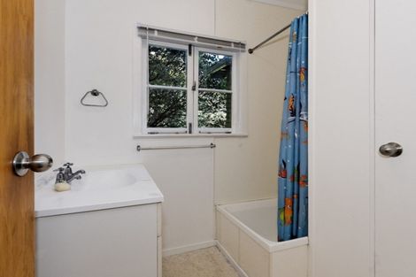 Photo of property in 79 North Piha Road, Piha, 0772