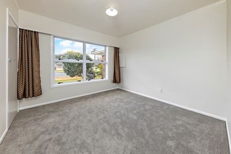 Photo of property in 15 Salas Place, Papakura, 2110