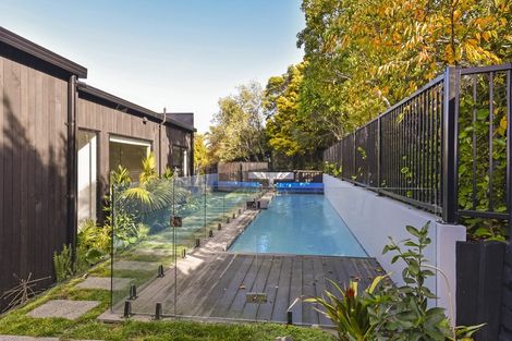 Photo of property in 64b Heathcote Road, Castor Bay, Auckland, 0620