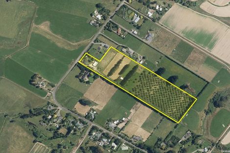 Photo of property in 214 Kawiu Road, Levin, 5510