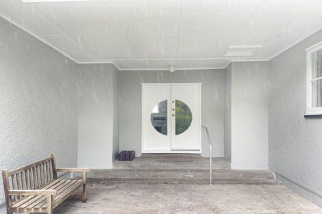 Photo of property in 31 Pinehaven Road, Pinehaven, Upper Hutt, 5019