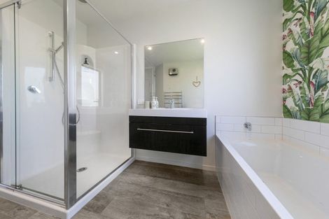 Photo of property in 23 Matipo Street, Wanaka, 9305