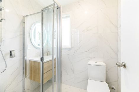 Photo of property in 30 Glen Marine Parade, Glendene, Auckland, 0602