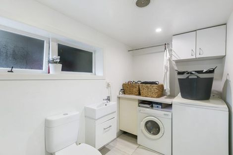 Photo of property in 21 Mcrae Road, Mount Wellington, Auckland, 1060