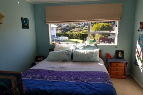 Photo of property in 18 Woolwich Close, Whitby, Porirua, 5024