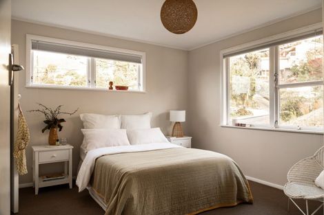 Photo of property in 2 Paparangi Crescent, Paparangi, Wellington, 6037