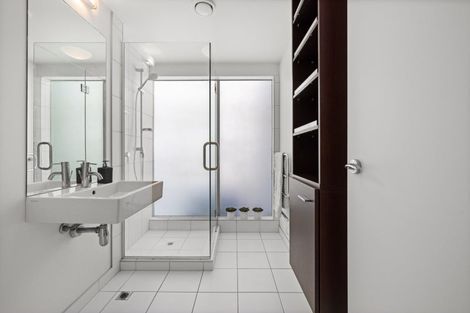 Photo of property in 10/74 Oriental Parade, Oriental Bay, Wellington, 6011