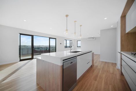 Photo of property in 126c Coronation Road, Hillcrest, Auckland, 0627