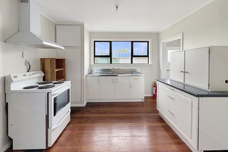 Photo of property in 14 Egmont Street, Castlecliff, Whanganui, 4501