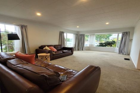 Photo of property in 16 Freebairn Street, Redwood, Christchurch, 8051