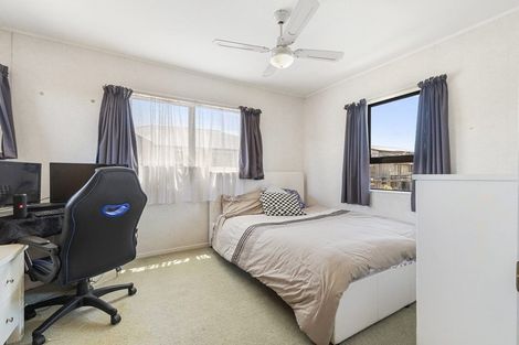 Photo of property in 2/19 South Street, Papakura, 2110