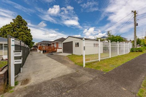 Photo of property in 10 Brains Road, Kelston, Auckland, 0602