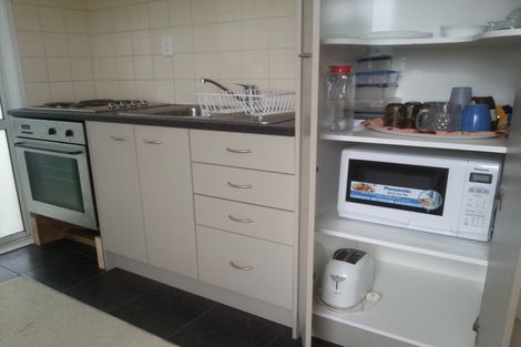 Photo of property in 11 Cobblestone Lane, Hillcrest, Auckland, 0627