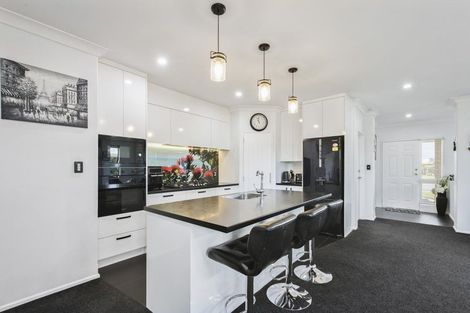 Photo of property in 18 Parkinson Place, Woodend, 7610