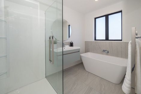 Photo of property in 14 Village Green Drive, Huntingdon, 7774