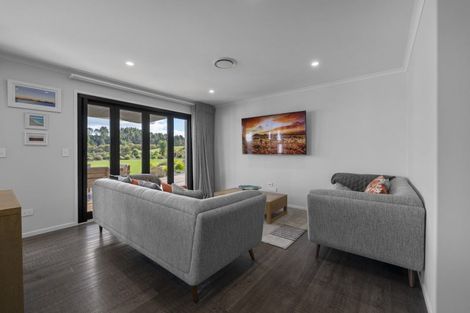 Photo of property in 1 Ribbonwood Lane, Kinloch, Taupo, 3377