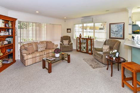 Photo of property in 502 Great South Road, Rosehill, Papakura, 2113