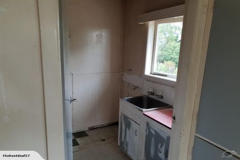 Photo of property in 56 Pah Road, Cockle Bay, Auckland, 2014