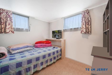 Photo of property in 30 Casuarina Road, Half Moon Bay, Auckland, 2012