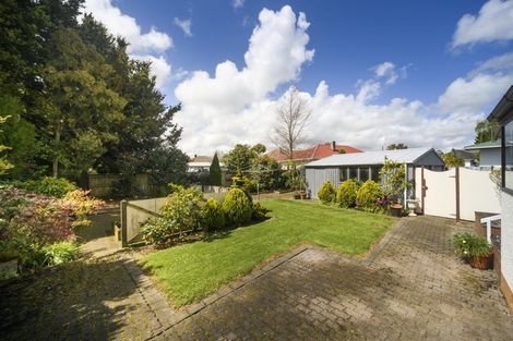 Photo of property in 16 Ashford Avenue, Hokowhitu, Palmerston North, 4410
