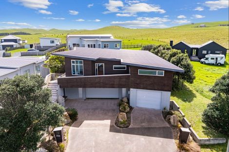 Photo of property in 26 Sunset Drive, Baylys Beach, Dargaville, 0377