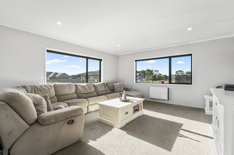 Photo of property in 50 Harbour Crest Drive, Waiuku, 2123