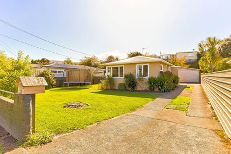 Photo of property in 27 Broadhead Avenue, Tawhero, Whanganui, 4501