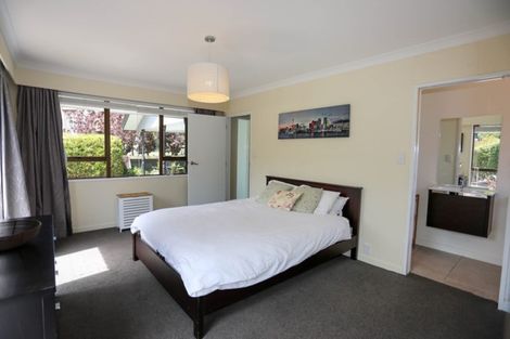 Photo of property in 6 Holmcroft Court, Cracroft, Christchurch, 8022