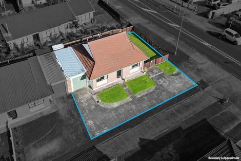 Photo of property in 1/20 Sturges Road, Henderson, Auckland, 0612