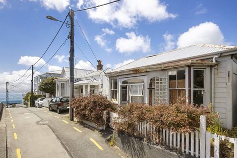 Photo of property in 2 Prince Street, Mount Victoria, Wellington, 6011