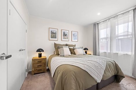 Photo of property in 1a Saulbrey Grove, Woburn, Lower Hutt, 5010