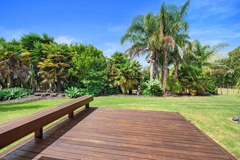 Photo of property in 30 Foster Road, Kumeu, 0891