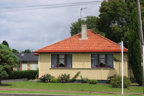 Photo of property in 100 Wolverton Street, Blockhouse Bay, Auckland, 0600