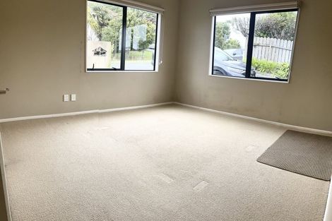 Photo of property in 18 Maidstone Place, Oteha, Auckland, 0632